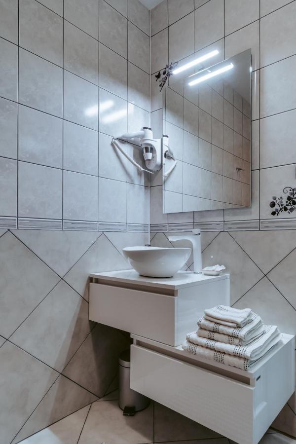 Sobe "Ela" Bed & Breakfast Fuzine Luaran gambar
