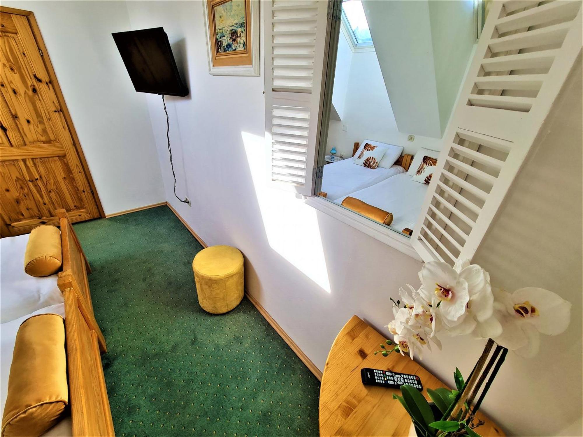Sobe "Ela" Bed & Breakfast Fuzine Bilik gambar